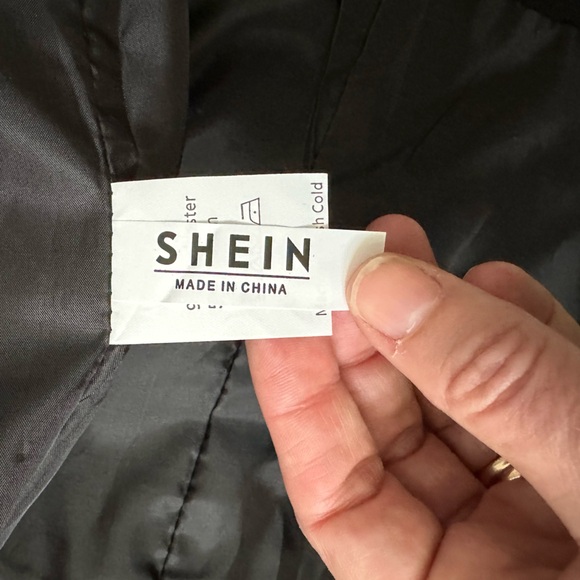 Cute black blazer size large - Picture 8 of 8